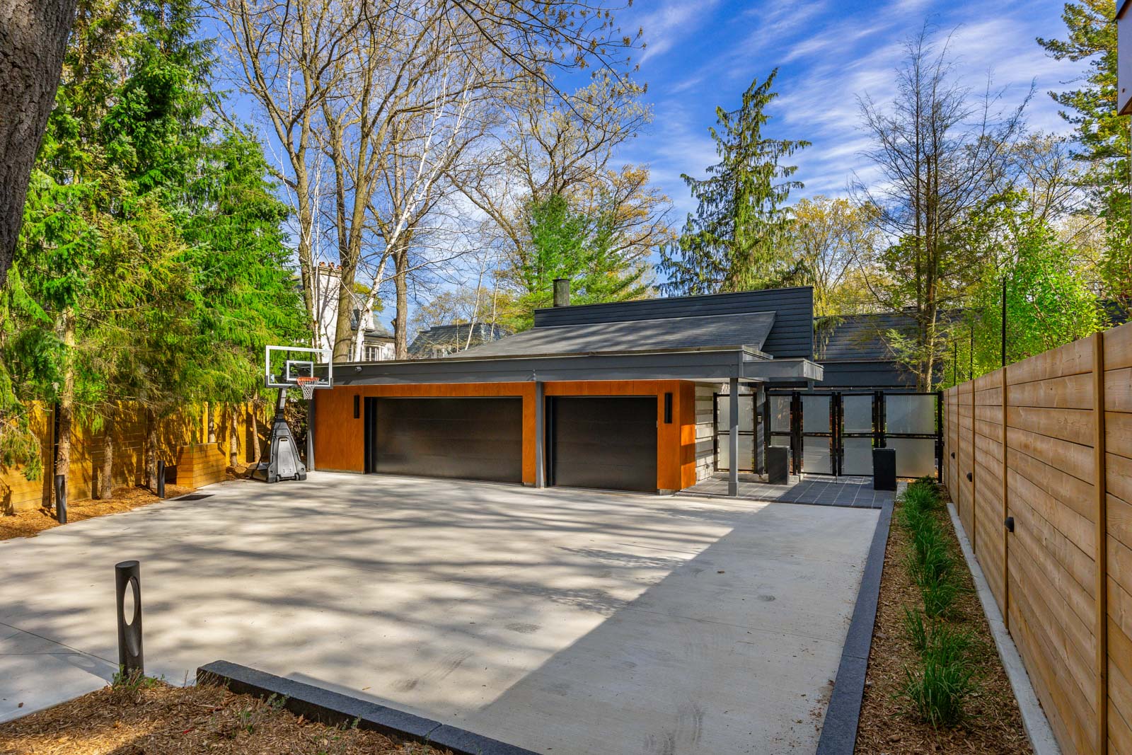 Frank Lloyd Wright-Inspired Masterpiece in Toronto - Haven Lifestyles